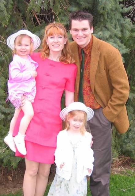 family%20at%20tree%20440